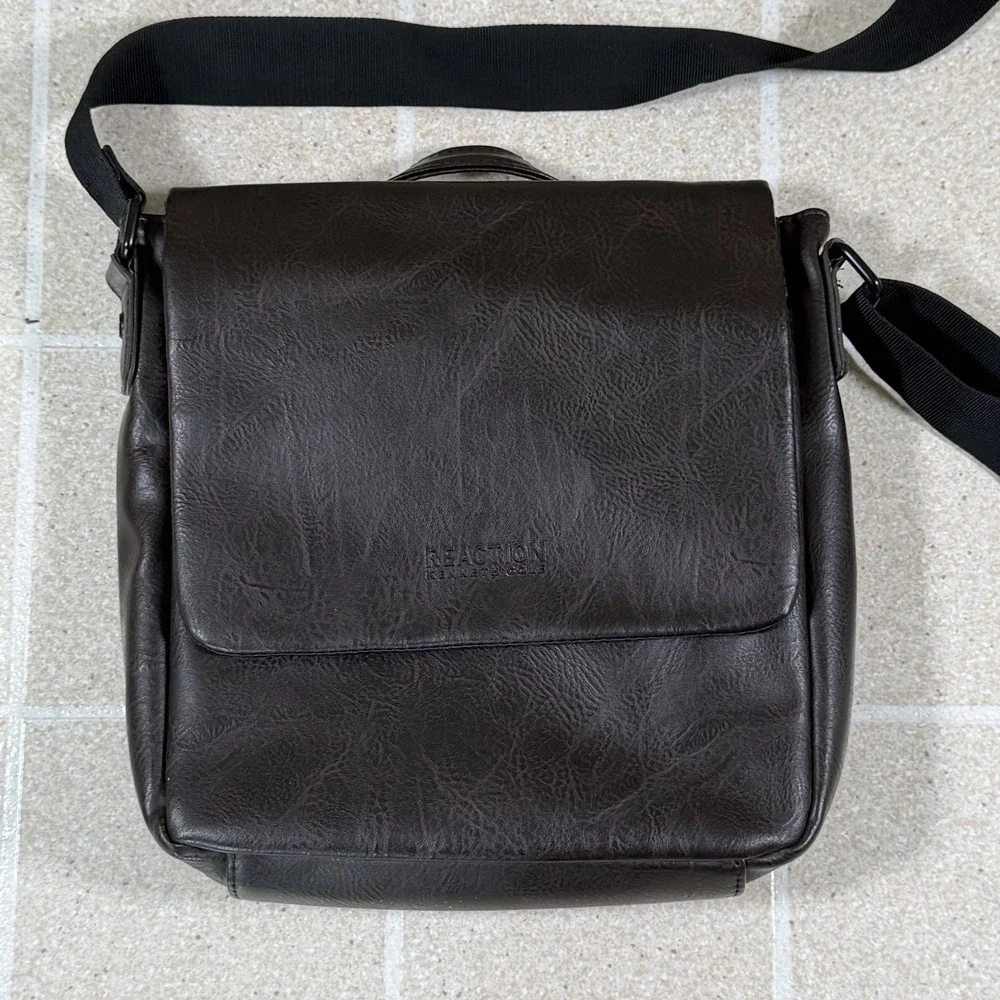 Kenneth Cole Reaction Risky Business Leather Messenger Bag Brown